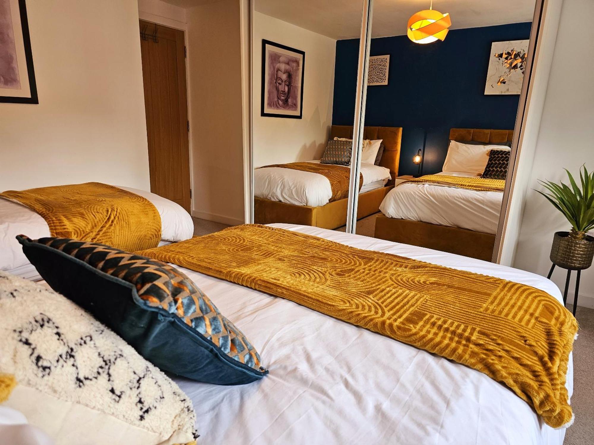Homebird Property - Epsom Apartment ฮาร์โรเกต ภายนอก รูปภาพ